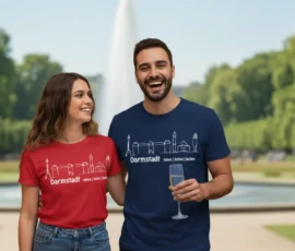 Darmstadt leben, lieben, lachen <a href="https://lp-1.de/t-shirt-darmstadt-leben-lieben-lachen/" style="font-size:16px;font-weight:bold;color:#e6007e">→ Jetzt entdecken</a> Pärchen präsentiert Darmstadt-Kollektion von Lichtpause1